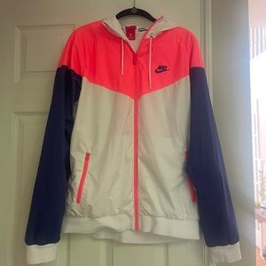 Men M Nike Track Jacket Hood Full Zip White, pink, blue.  Very good condition